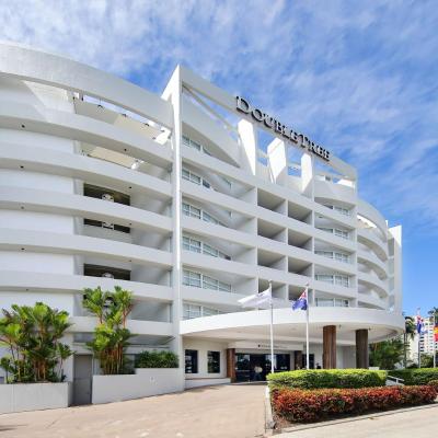 DoubleTree by Hilton Cairns
