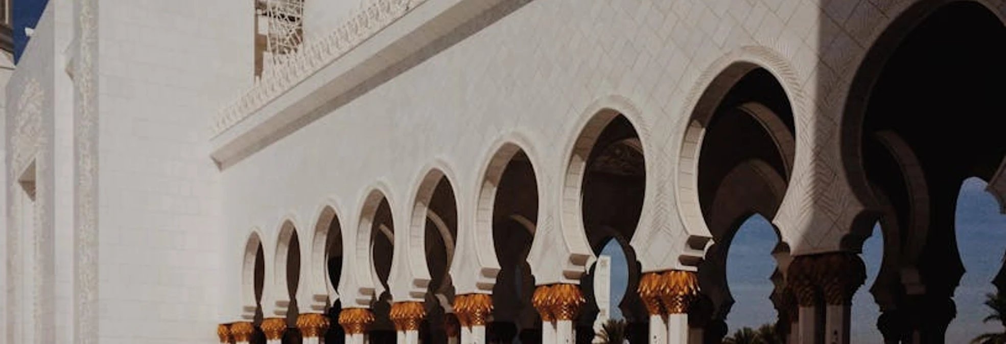 Abu Dhabi, UAE - Luxury hotels and travel deals